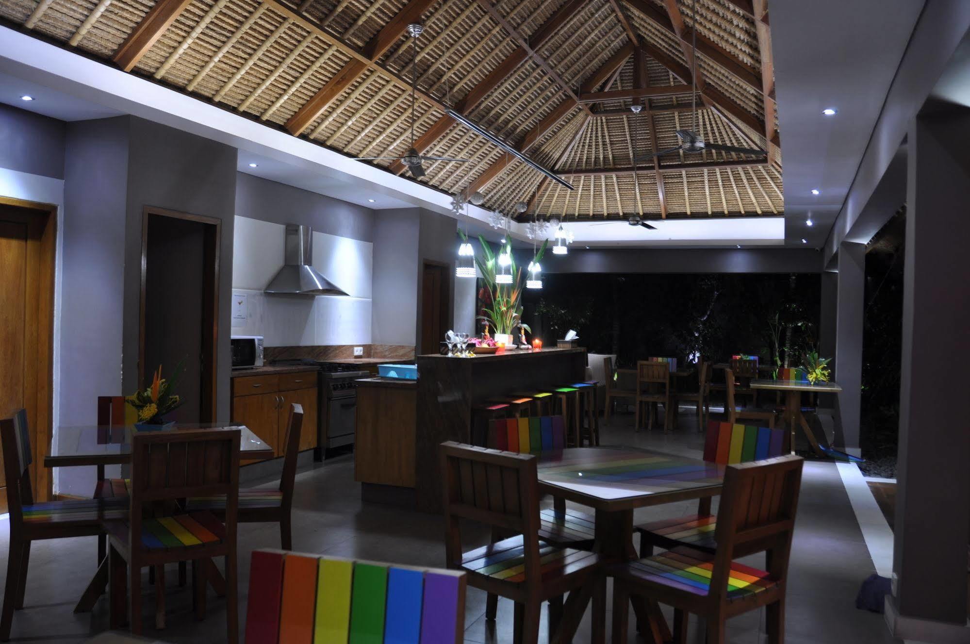 Balinea Holiday Home Seminyak  Ngoại thất bức ảnh